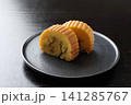 お節料理＜伊達巻＞　黒バック　 141285767