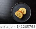 お節料理＜伊達巻＞　黒バック　 141285768