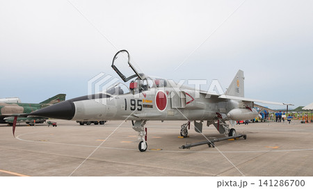 駐機場の航空自衛隊T-2高等練習機 駐機場の航空自衛隊T-2高等練習機 141286700
