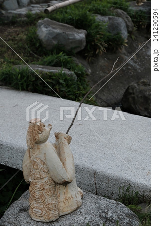 長野県駒ヶ根市 おもしろかっぱ館で釣りを楽しむ河童の陶器オブジェ 長野県駒ヶ根市 おもしろかっぱ館で釣りを楽しむ河童の陶器オブジェ 141290594