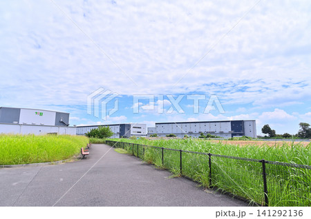 埼玉県・白岡市の風景 (新井新田・下田公園からの眺望) 埼玉県・白岡市の風景 (新井新田・下田公園からの眺望) 141292136