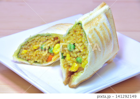 残ったカレーパスタでホットサンド 残ったカレーパスタでホットサンド 141292149