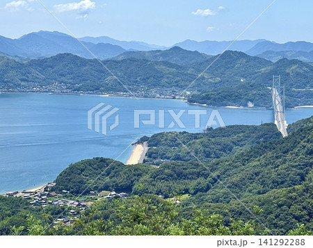 高見山展望台から見下ろす因島大橋と瀬戸内海に浮かぶ島々の絶景 141292288