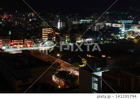 ホテルオークラ京都から見た東山方面の夜景(2026年7月撮影) ホテルオークラ京都から見た東山方面の夜景(2026年7月撮影) 141295794