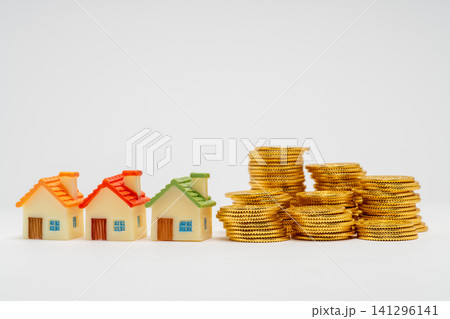 住宅ミニチュアと金貨で表現する不動産投資の資産形成 住宅ミニチュアと金貨で表現する不動産投資の資産形成 141296141