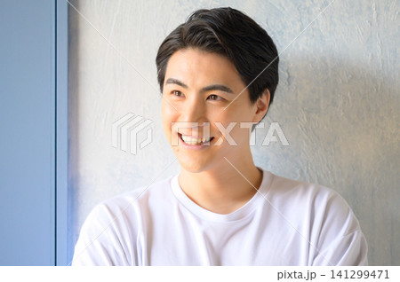 笑顔の日本人男性ポートレート 笑顔の日本人男性ポートレート 141299471