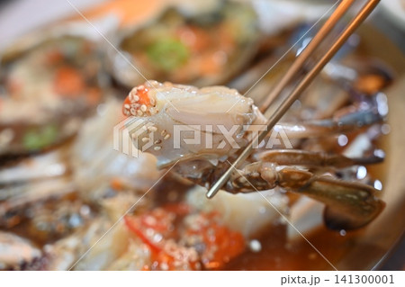 Traditional Korean Soy Sauce Marinated Raw Crab Traditional Korean Soy Sauce Marinated Raw Crab 141300001