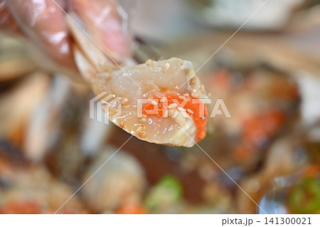 Traditional Korean Soy Sauce Marinated Raw Crab Traditional Korean Soy Sauce Marinated Raw Crab 141300021