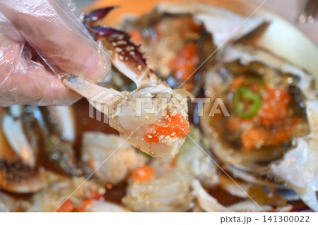 Traditional Korean Soy Sauce Marinated Raw Crab Traditional Korean Soy Sauce Marinated Raw Crab 141300022