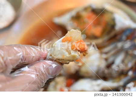 Traditional Korean Soy Sauce Marinated Raw Crab Traditional Korean Soy Sauce Marinated Raw Crab 141300042