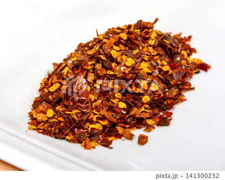 Sprinkle of ground hot pepper 141300232
