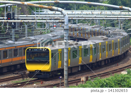 ［JB］総武線各駅停車E235系電車（性能確認試運転列車） 141302653