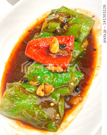 ガチ中華・豆豉酱汁虎皮甜椒（万願寺唐辛子の醤油煮） 141303226