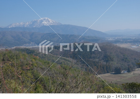 小谷城の望笙峠西方の風景 小谷城の望笙峠西方の風景 141303558