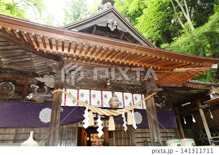 【富士吉田市 富士箱根伊豆国立公園「新倉富士浅間神社」拝殿】 【富士吉田市 富士箱根伊豆国立公園「新倉富士浅間神社」拝殿】 141311711