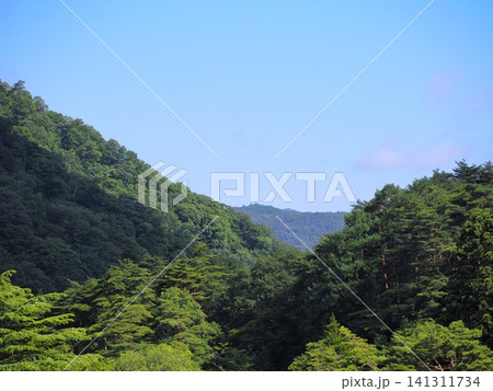 花巻温泉の客室から見えた青空と山の風景 花巻温泉の客室から見えた青空と山の風景 141311734