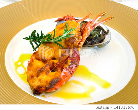 フランス料理・伊勢海老のテルミドールとあわびのソテー フランス料理・伊勢海老のテルミドールとあわびのソテー 141315676