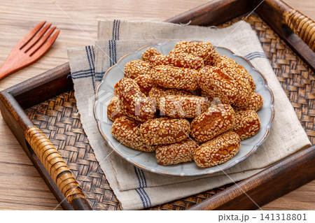 deep fried sesame balls crunchy cookies traditional asian sweet snack deep fried sesame balls crunchy cookies traditional asian sweet snack 141318801