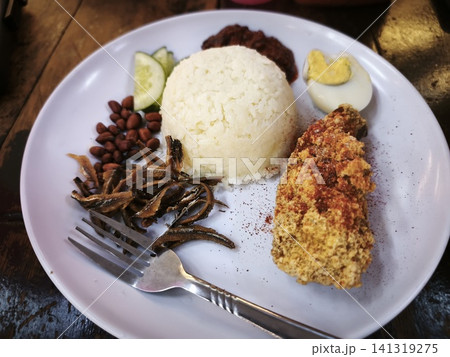 マレーシアの朝食ナシレマ 141319275