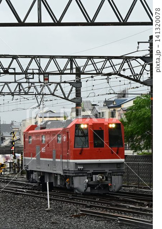 新造 DEC743ハイブリッド気動車 JR西日本 放出駅通過 新造 DEC743ハイブリッド気動車 JR西日本 放出駅通過 141320078
