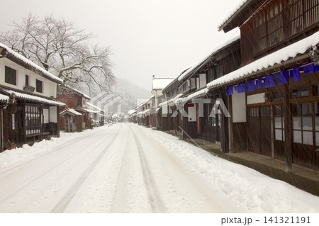 鯖街道・熊川宿の雪景色「国指定重要伝統的建造物群保存地区」 141321191
