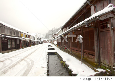 鯖街道・熊川宿の雪景色「国指定重要伝統的建造物群保存地区」 141321197