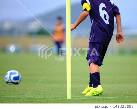 サッカーチームの練習 サッカーチームの練習 141323885