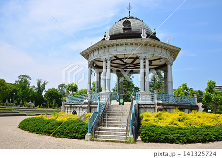 名古屋市・鶴舞公園にあるレトロな円形舞台の奏楽堂1 名古屋市・鶴舞公園にあるレトロな円形舞台の奏楽堂1 141325724