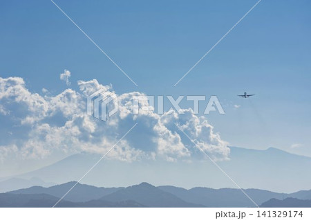 夏の仙台空港 離陸中の飛行機 宮城県名取市 夏の仙台空港 離陸中の飛行機 宮城県名取市 141329174