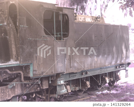 train on railway station 141329264