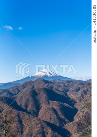 西丹沢・大杉丸からの素晴らしい展望と雄大な富士山の絶景 西丹沢・大杉丸からの素晴らしい展望と雄大な富士山の絶景 141330588