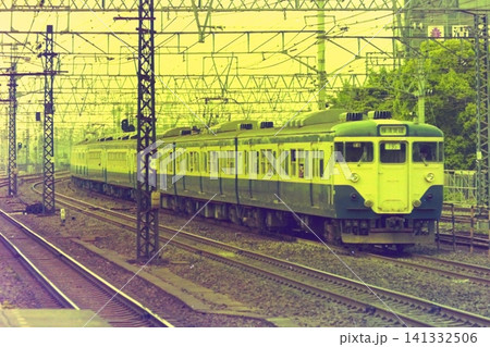 SM分離前、東海道線を走る横須賀線列車、113系、鶴見にて、1976年5月8日 SM分離前、東海道線を走る横須賀線列車、113系、鶴見にて、1976年5月8日 141332506