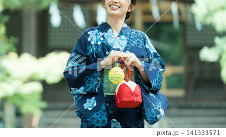 日本の夏・浴衣姿の日本人女性 日本の夏・浴衣姿の日本人女性 141333571
