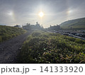 美ヶ原高原 駐車場周辺から望む夏の風景 幻日(サン・ドッグ)と日暈(ハロ) 美ヶ原高原 駐車場周辺から望む夏の風景 幻日(サン・ドッグ)と日暈(ハロ) 141333920