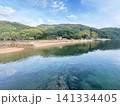 透明な海と静かな集落 141334405