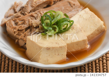 なまり節と豆腐の炊き合わせ なまり節と豆腐の炊き合わせ 141334757