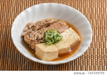 なまり節と豆腐の炊き合わせ なまり節と豆腐の炊き合わせ 141334759