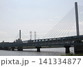 荒川に架かる東西線の東西線荒川中川橋梁と清砂大橋 141334877