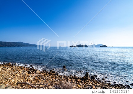 出羽島の東海岸からの早春の風景1 徳島県海部郡牟岐町 出羽島の東海岸からの早春の風景1 徳島県海部郡牟岐町 141335154
