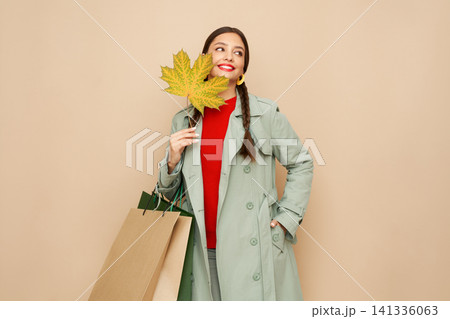 Autumn portrait of beautiful young woman Autumn portrait of beautiful young woman 141336063