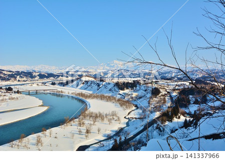 信濃川・越後三山冬景色 信濃川・越後三山冬景色 141337966