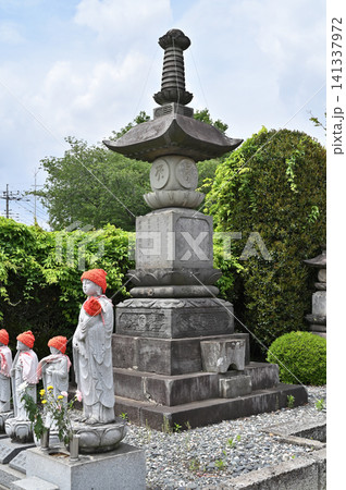 岩槻散歩:真言宗智山派 将軍寺 境内 宝篋印塔 岩槻散歩:真言宗智山派 将軍寺 境内 宝篋印塔 141337972