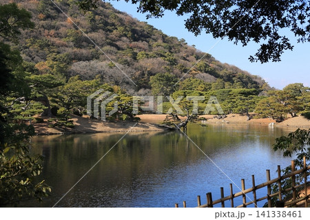 歳晩の栗林公園（12月下旬・北湖） 141338461