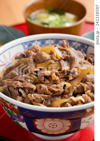 牛丼 141338597