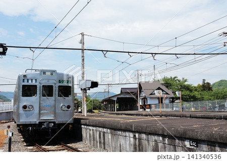 上長瀞駅に停車する秩父鉄道秩父本線の列車 上長瀞駅に停車する秩父鉄道秩父本線の列車 141340536