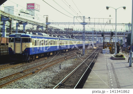 SM分離前、東海道線を走る横須賀線列車1407S列車、113系、浜松町、1980年9月5日 141341862