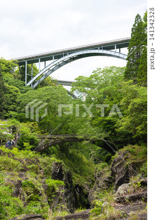 高千穂峡の渓谷と高千穂三橋の景観・宮崎県 高千穂峡の渓谷と高千穂三橋の景観・宮崎県 141342328
