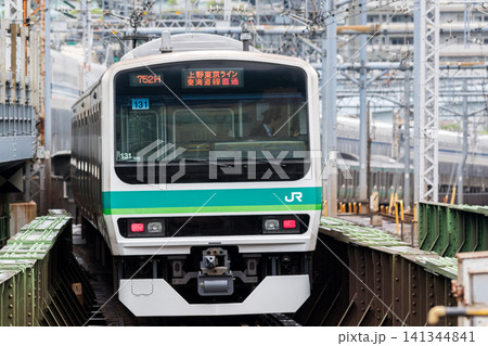 【上野東京ライン】新橋駅を発車する普通列車 【上野東京ライン】新橋駅を発車する普通列車 141344841