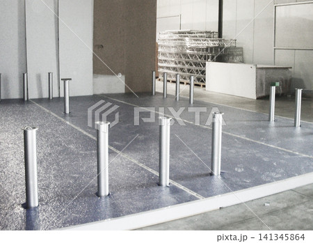 見本市会場 国際展示場 会場 ブースづくり 照明ボード 施工作業 施工現場 見本市会場 国際展示場 会場 ブースづくり 照明ボード 施工作業 施工現場 141345864