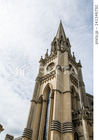 歴史的なハニー色の石造りの建物　イギリスの世界遺産に登録されたバースの街並み 141346792